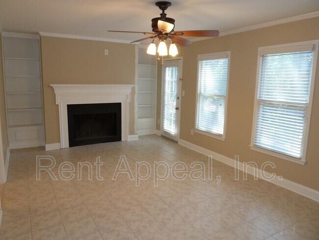 Foto del edificio - 216 Peachtree Hollow Ct NE