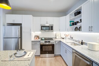 Building Photo - Cadence on Canal