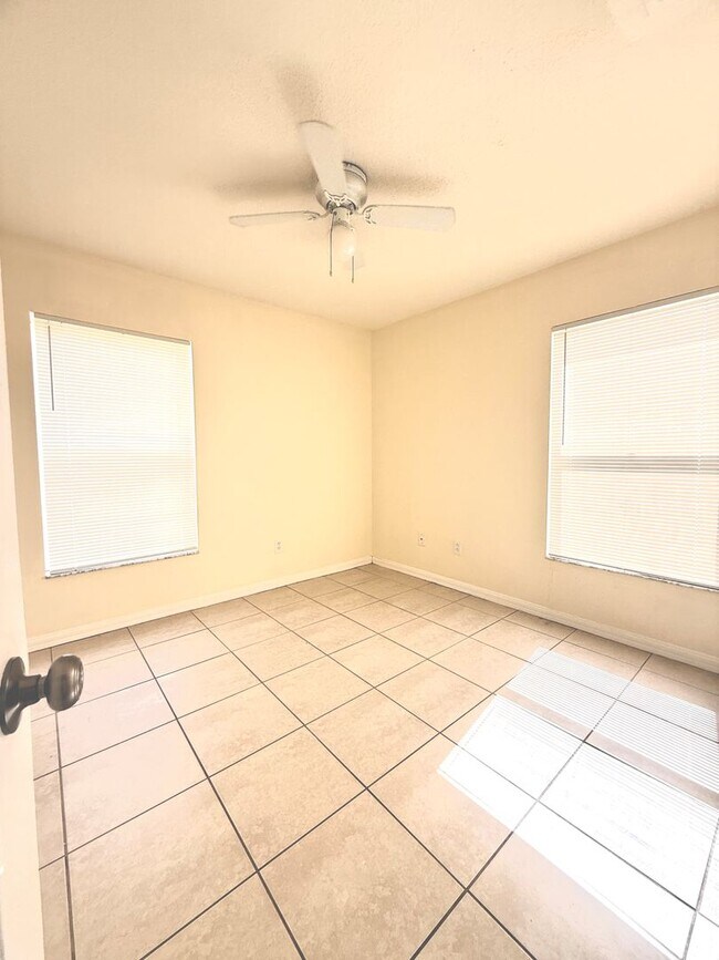 Foto del edificio - ***PRICE REDUCTION***