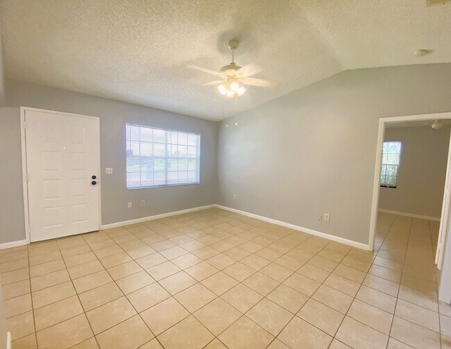 Foto del edificio - 13100 S McCall Rd