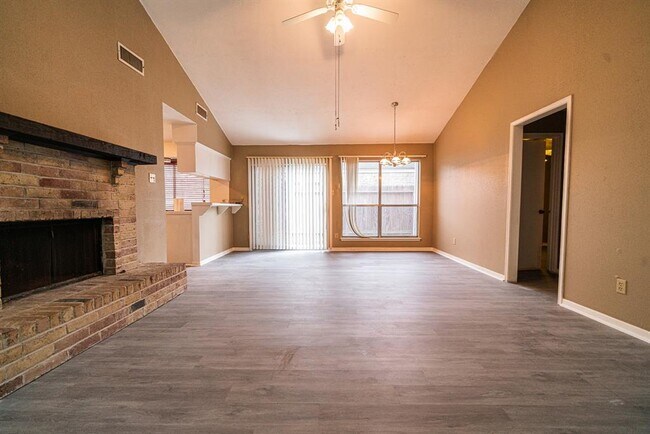 Building Photo - 12384 Newbrook Dr
