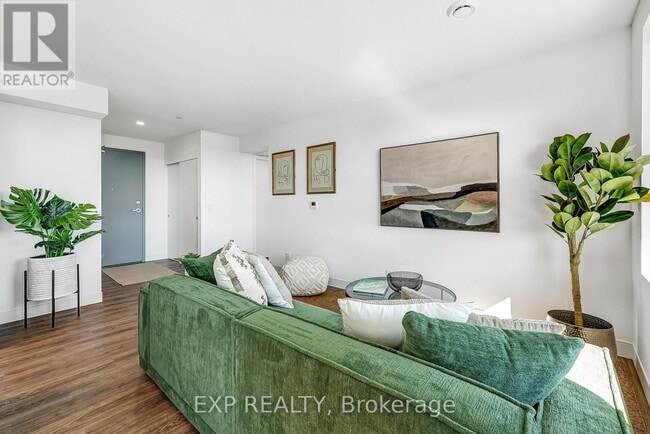 Building Photo - 100 Manett Crescent