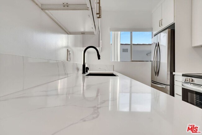 Foto del edificio - 220 S Gale Dr