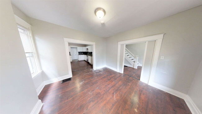 Photo - 2313 Stratford Ave Apartment