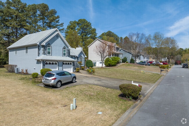 Homes in Kennesaw sit on lots that average a quarter acre.