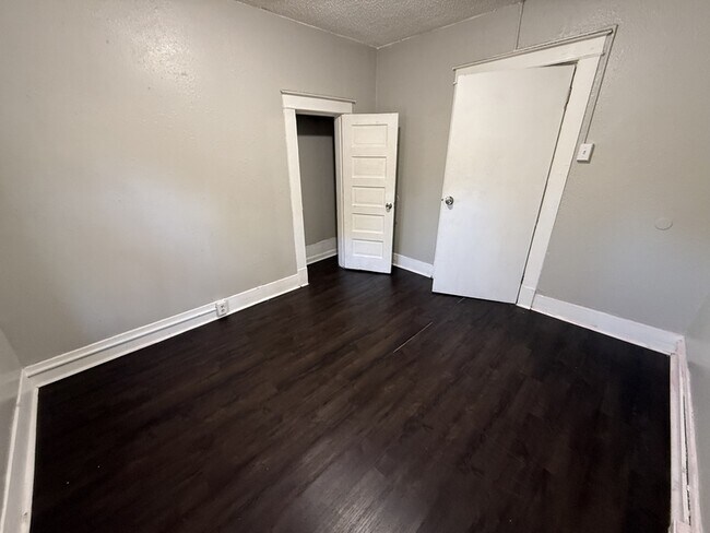 Foto del edificio - 728 N Holmes St