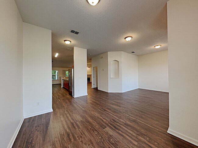 Building Photo - 10008 Lancashire Drive