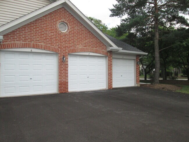 Foto del edificio - 2493 Charleston Dr