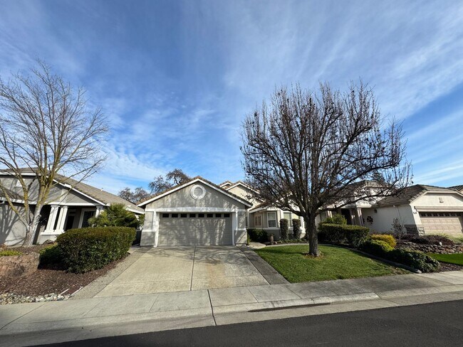 Building Photo - DEL WEBB 55+ Adult Community in Roseville!