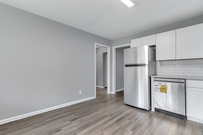 Kitchen view to hallway - 2058 Nettie Ct