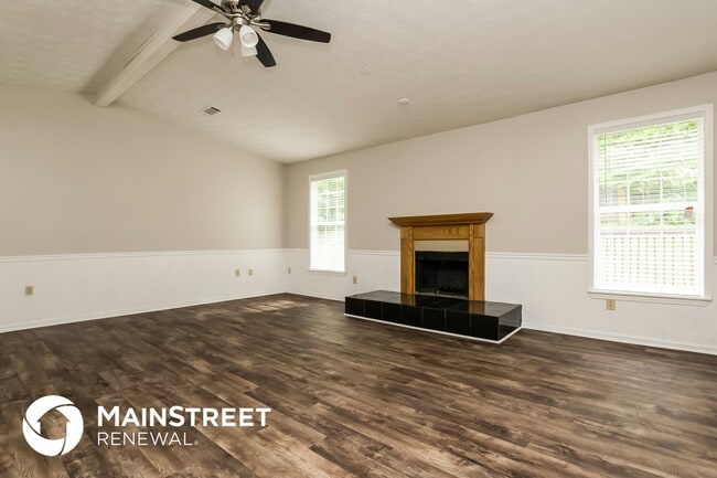 Building Photo - 8560 Glenwoods Dr