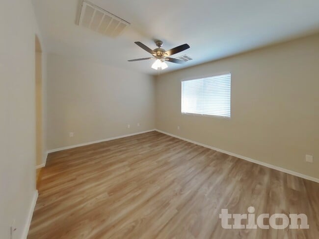 Building Photo - 1627 W Prospector Way