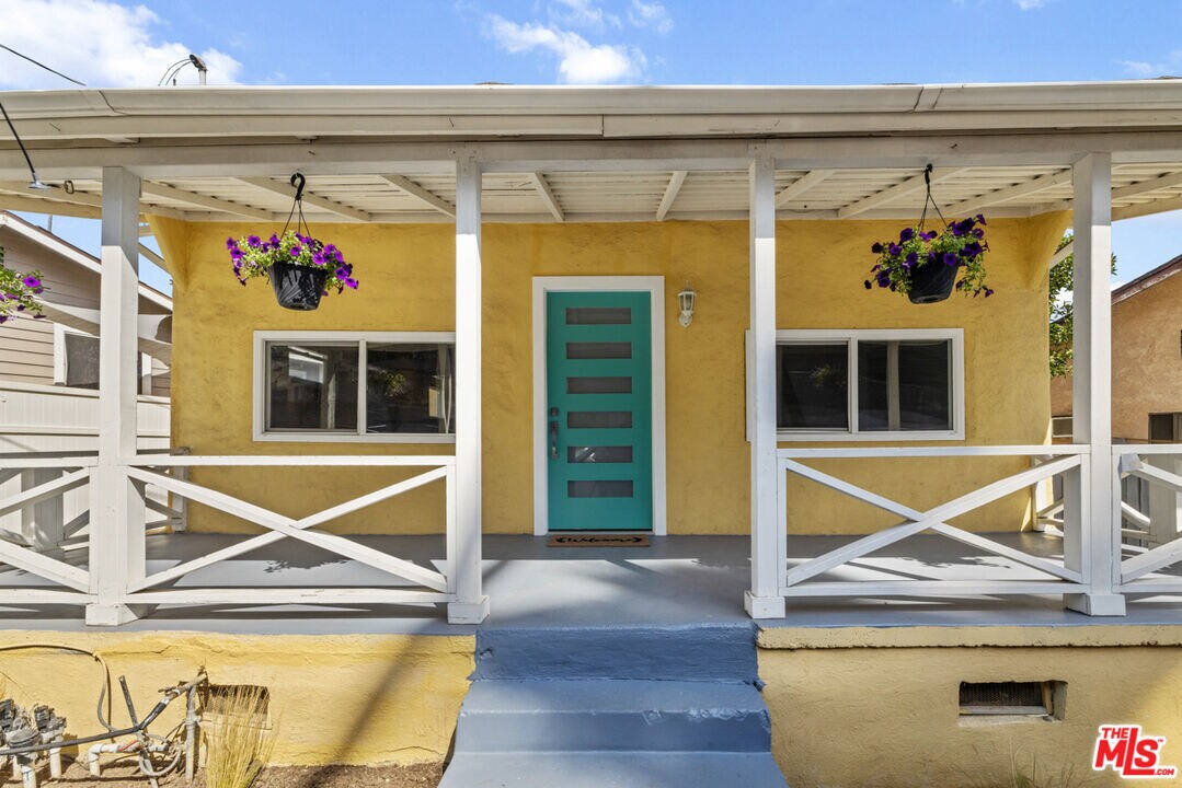 Foto principal - 3110 Pyrites St