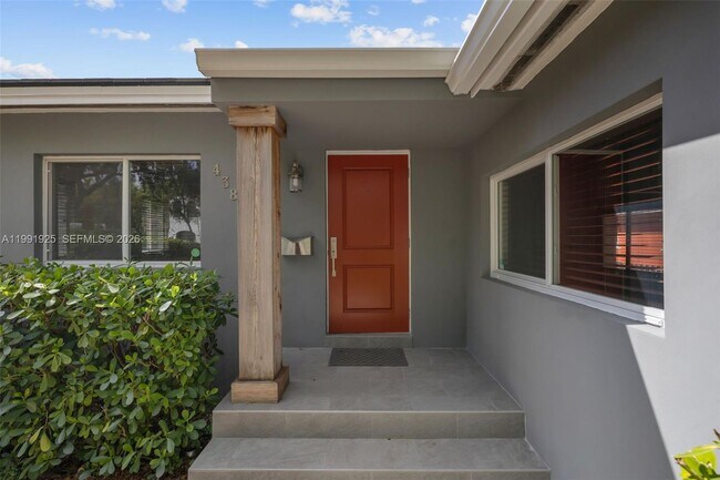 Foto del edificio - 438 Mendoza Ave