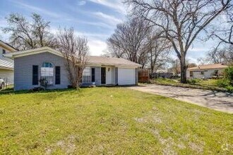 Building Photo - 8221 Wyatt Dr