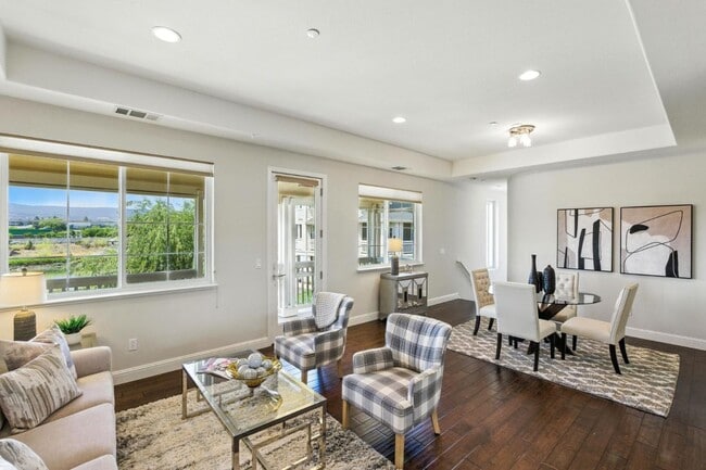 Building Photo - 636 Fan Tail Way