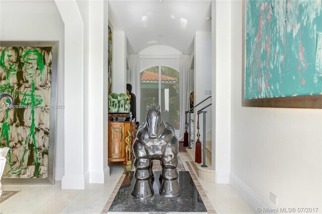 Foto del edificio - 270 Ridgewood Rd