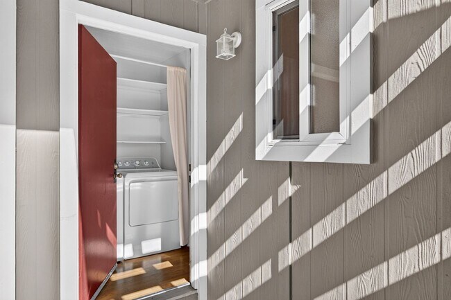 Building Photo - Updated Walnut Creek Condo | 2 Bed • Pool • In-Unit Laundry • Near BART