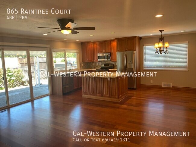 Foto del edificio - 865 Raintree Ct