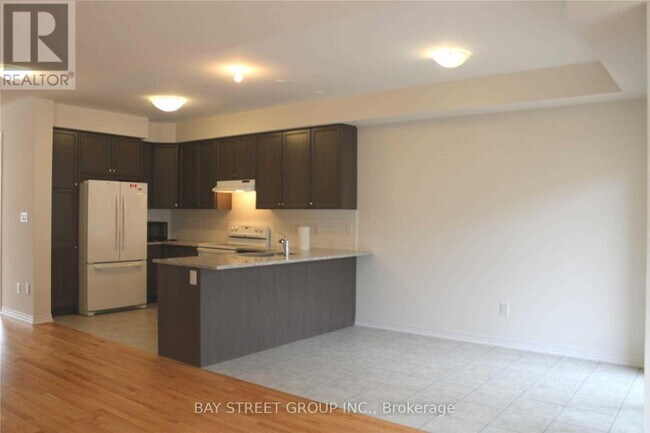Building Photo - 157 Tango Cres