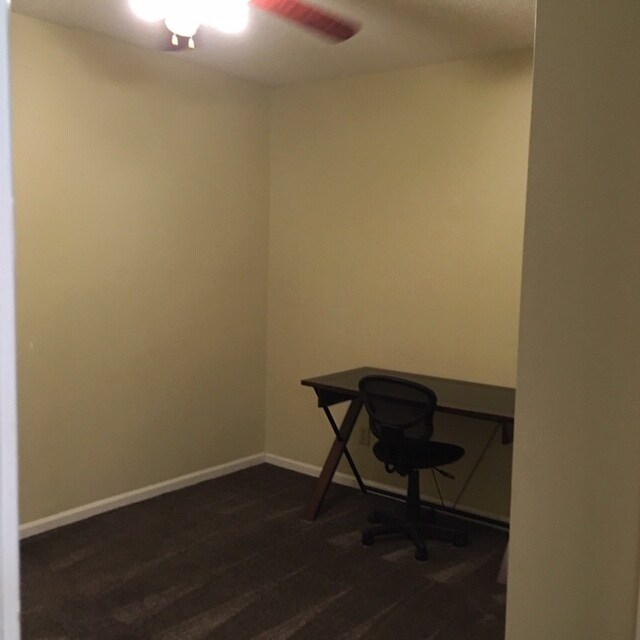 Dormitorio - 119 W Carolina Ave
