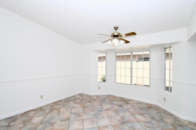 Building Photo - 4026 W Avenida Del Sol