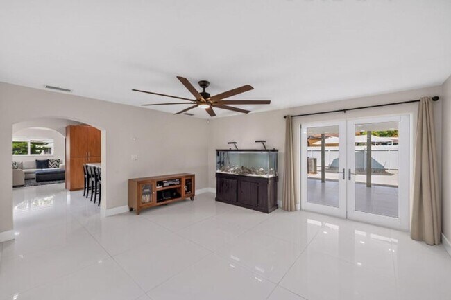 Foto del edificio - 10363 SW 6th St