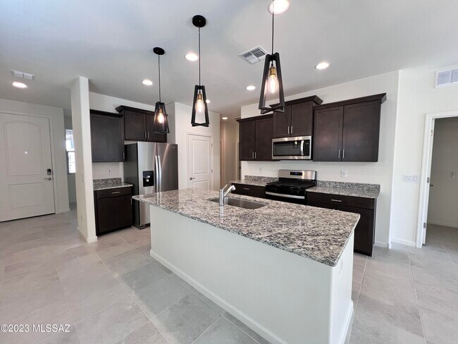 Building Photo - 12522 E Patch Dr