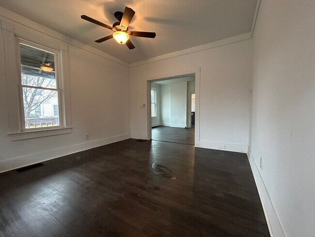 Sala de estar - 1668 Memorial Ave