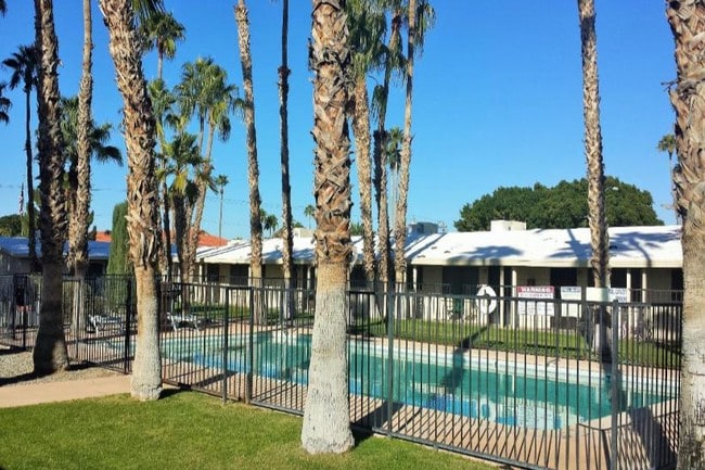 Foto del edificio - Village Apartments