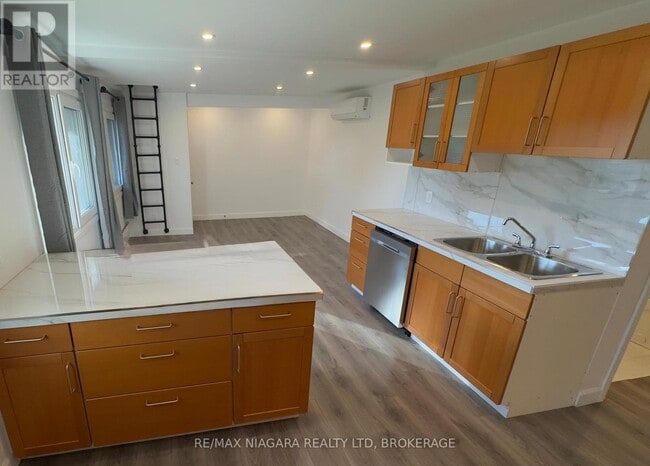 Building Photo - 4992 McRae St