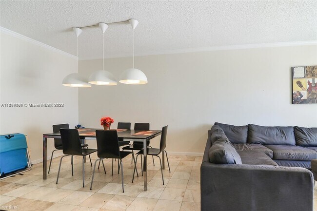 Building Photo - 2 br, 1 bath Condo - 17100 N Bay Rd Apt 1911