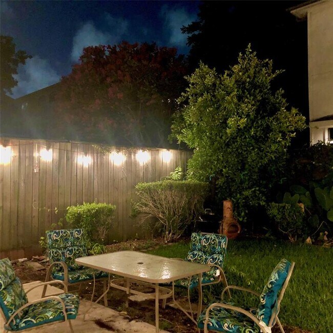 Building Photo - 1810 Dunlavy St