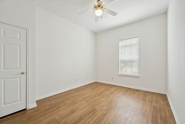 Foto del edificio - Fallbrook Ranch Apartments