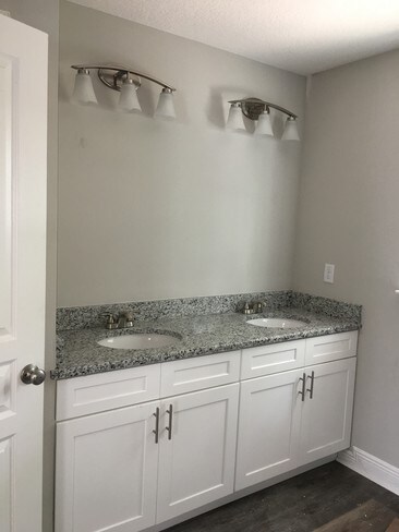 Foto del edificio - 2615 S Brown Ave