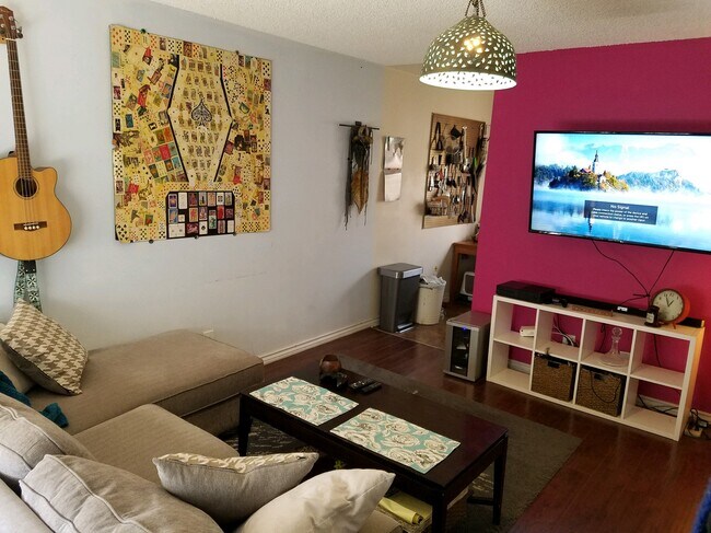 Foto del edificio - 3214 Castalia Ave