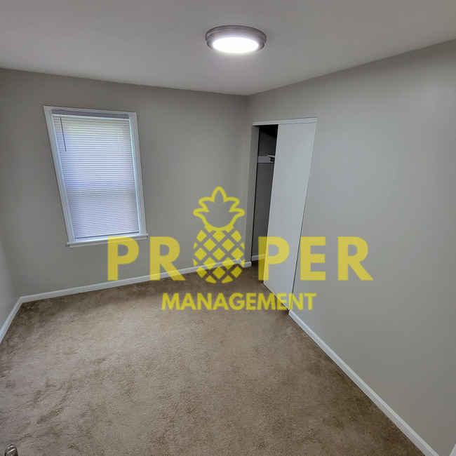 Building Photo - 2 bed 1 Bath Ranch Belmont Bungalow w Gara...