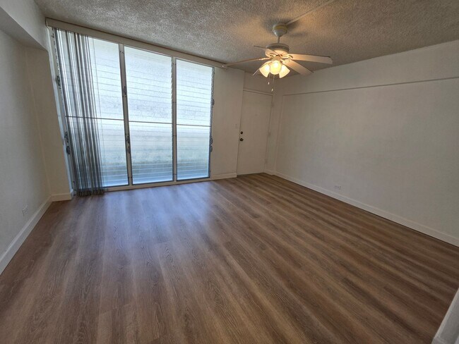 Foto del edificio - 2120 Fern St