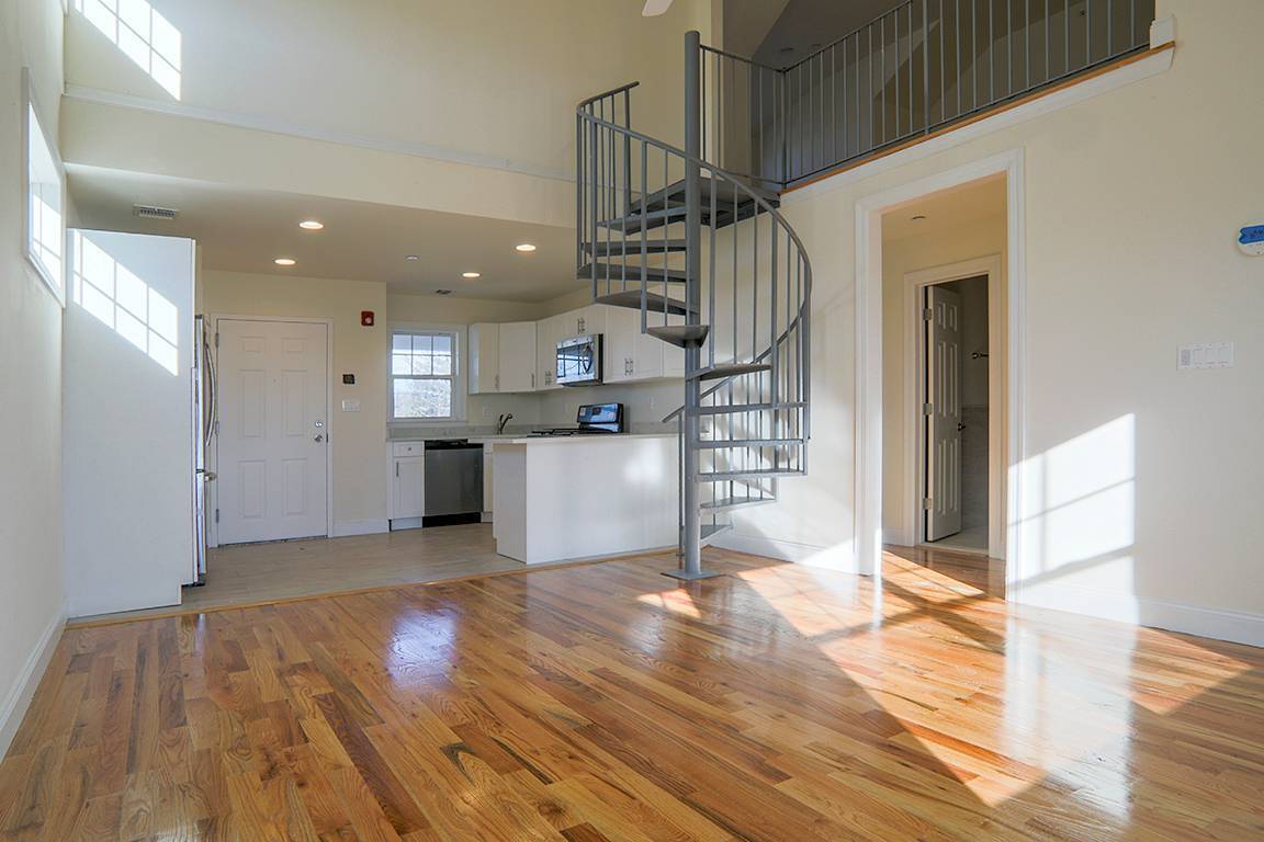 Foto principal - 40 Cedar Swamp Rd