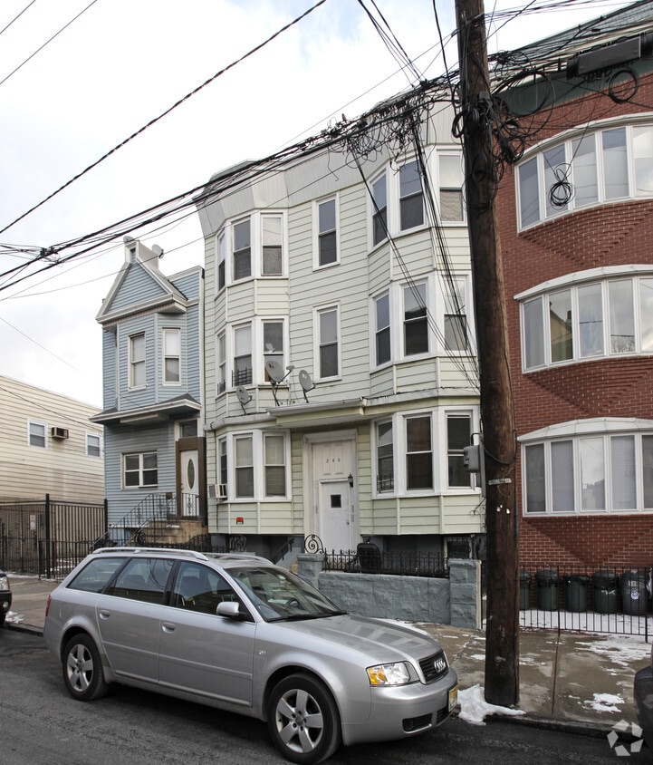 Building Photo - 260 New York Ave