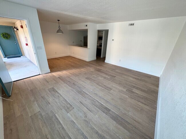 Foto del edificio - 4810 S Dauphin Ave