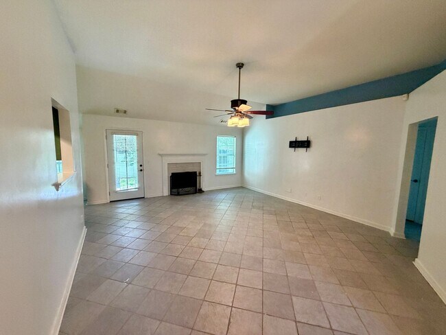 Building Photo - 3 BED | 2 BATH | COMMUNITY POOL & FITNESS CENTER | OGEECHEE FARMS