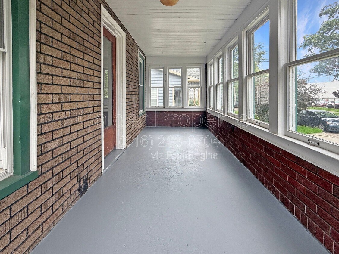 Foto del edificio - 630 Plett St SW