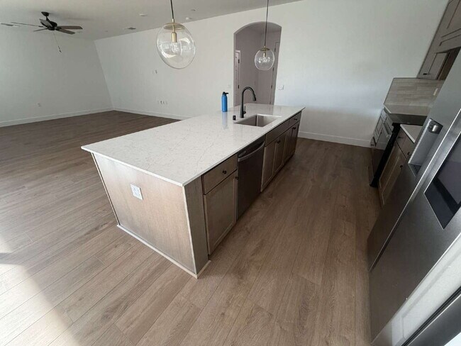 Foto del edificio - Luxury-Style New Construction with Open Concept & Designer Kitchen