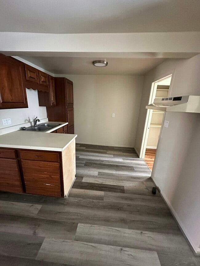 Foto del edificio - 2 W Big Spring Ave