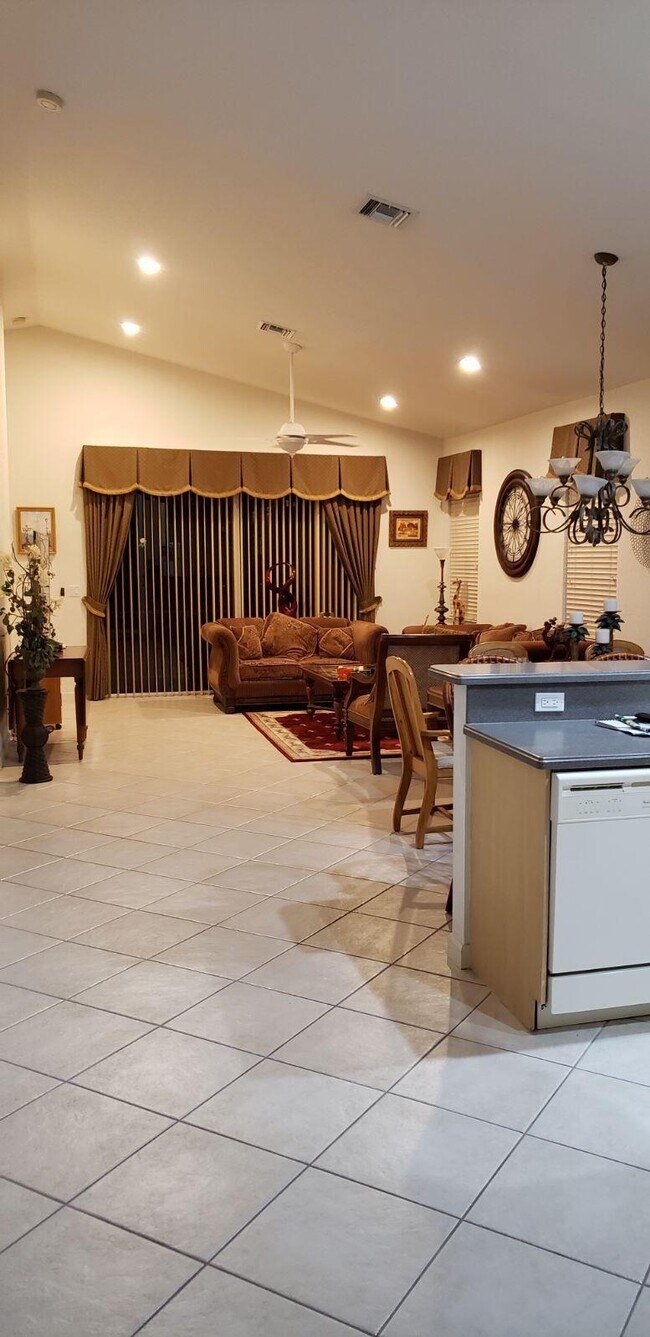 Foto del edificio - 6037 Rossmoor Lakes Ct