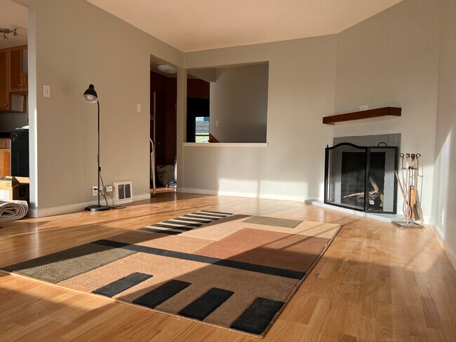 Living Room - 121 Moffitt St