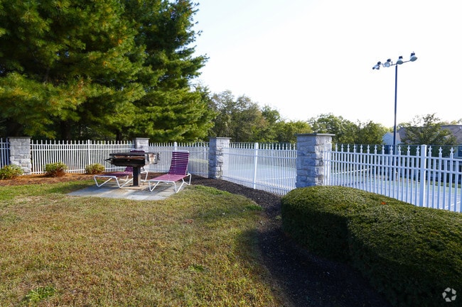Building Photo - High Pointe Club