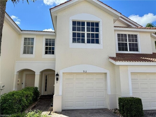 Foto del edificio - 912 Hampton Cir