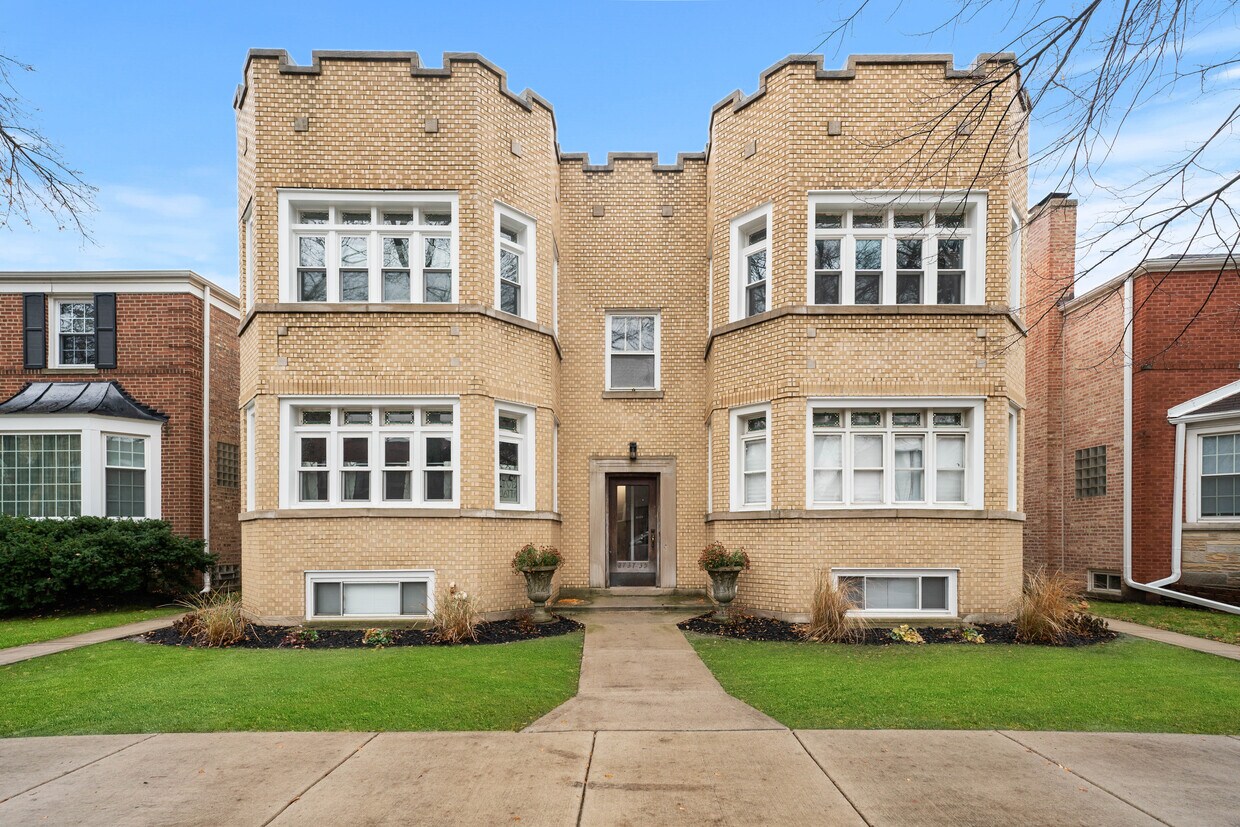 Foto principal - 2737 W Lunt Ave